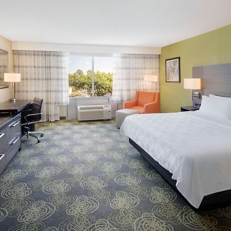 Holiday Inn University Area Charlottesville By Ihg Exterior photo