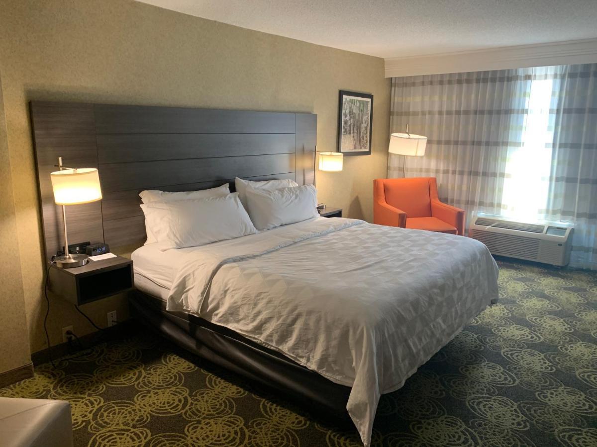 Holiday Inn University Area Charlottesville By Ihg Exterior photo