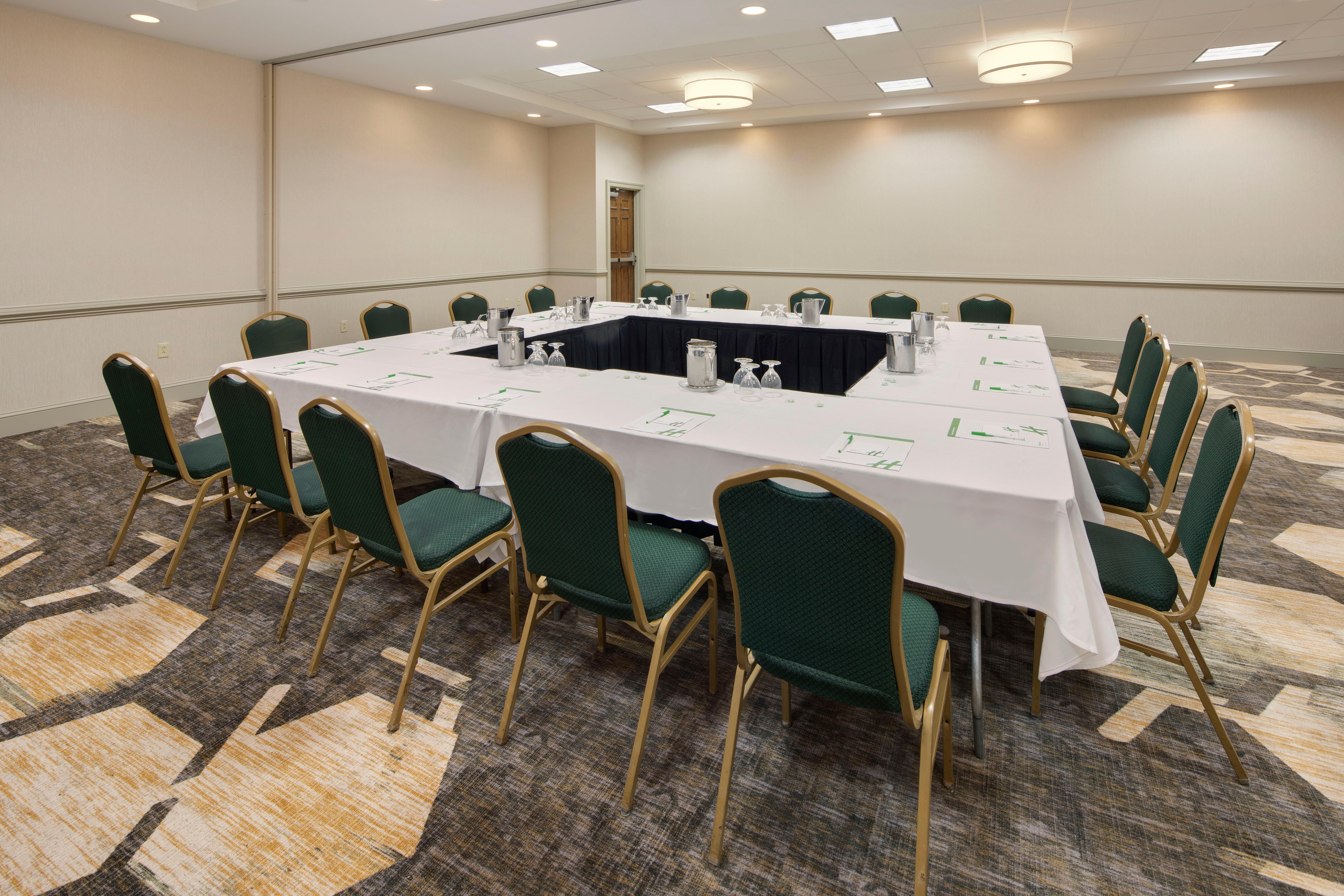 Holiday Inn University Area Charlottesville By Ihg Exterior photo
