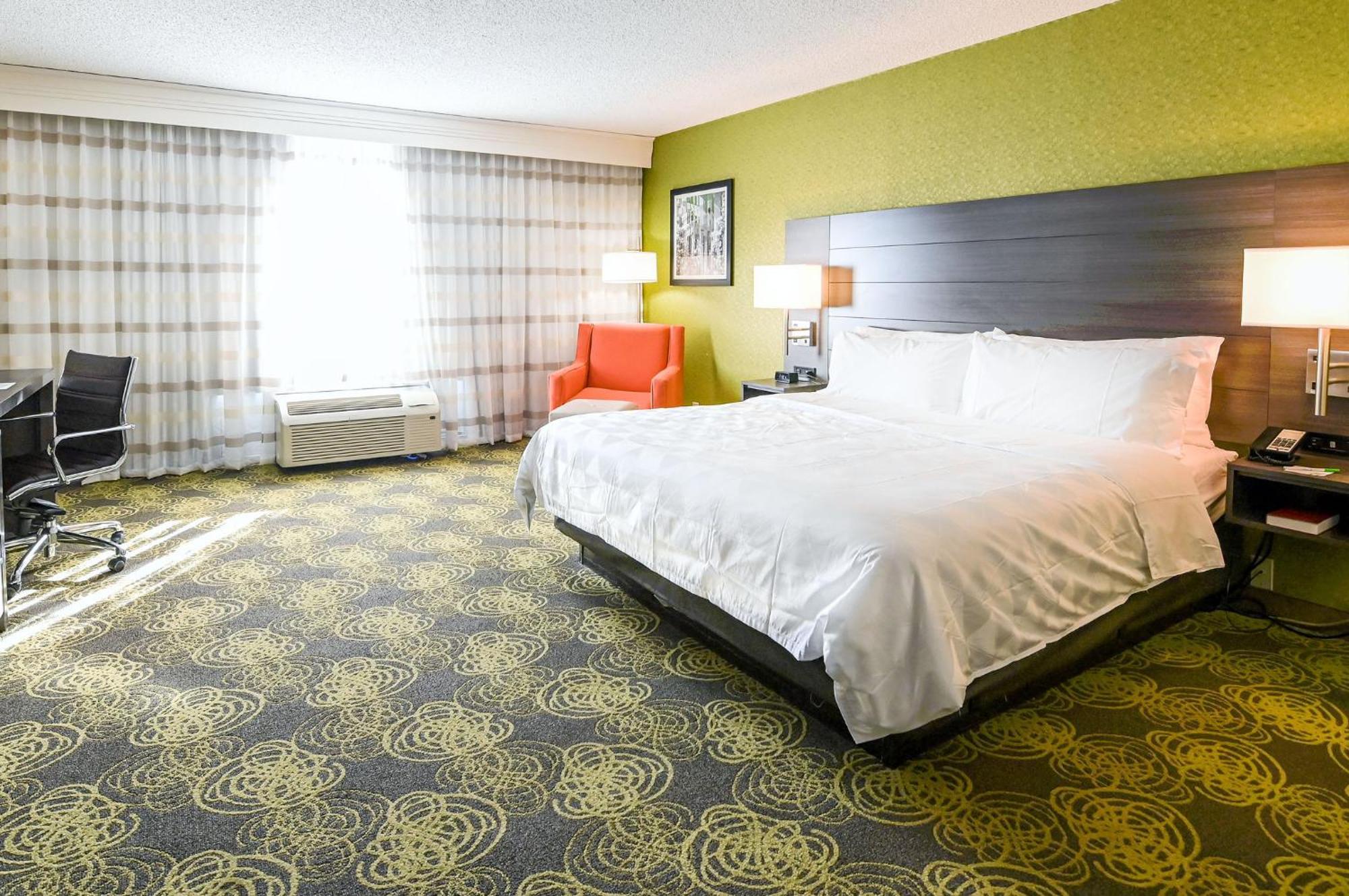 Holiday Inn University Area Charlottesville By Ihg Exterior photo