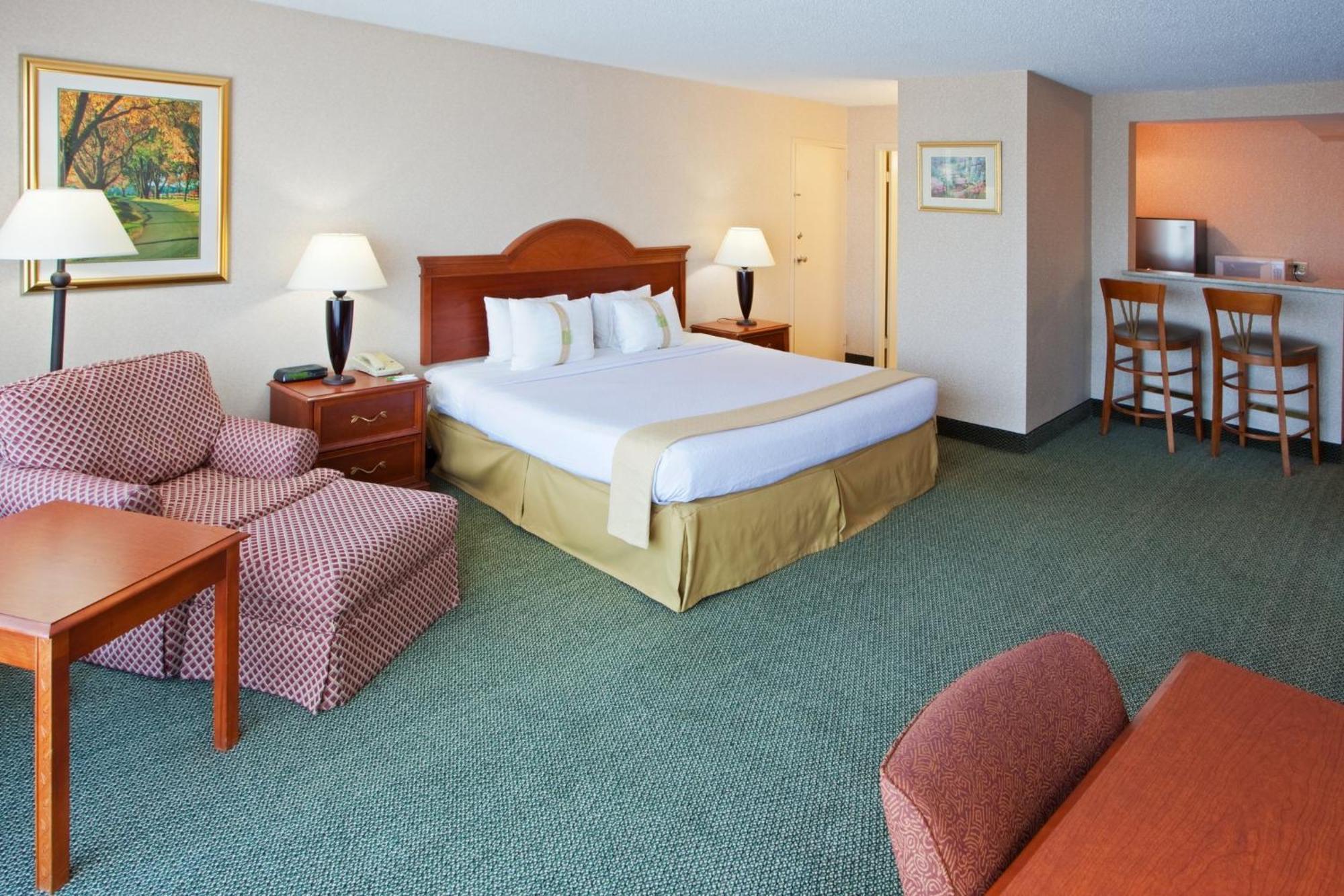 Holiday Inn University Area Charlottesville By Ihg Exterior photo